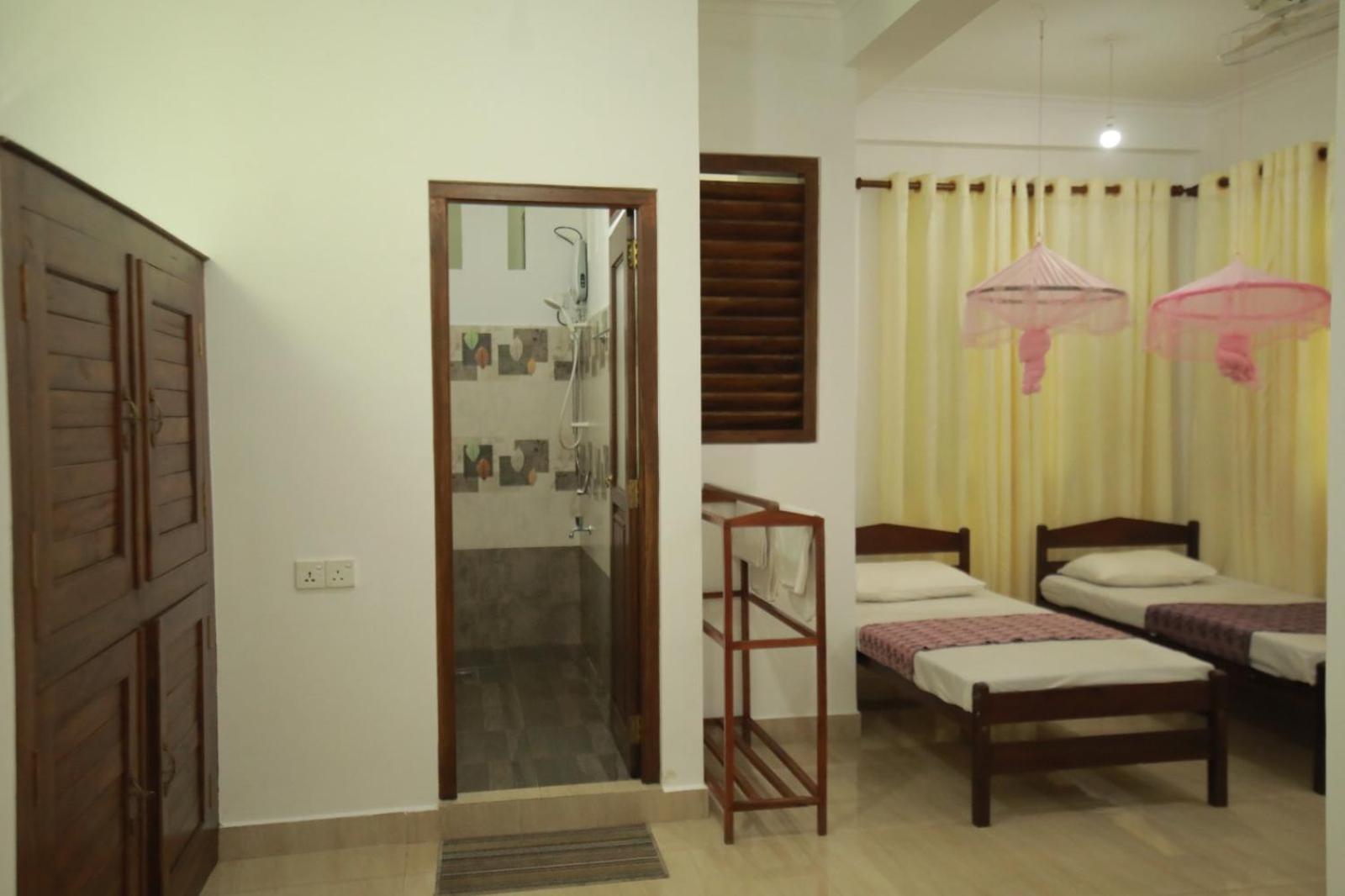 Renuka Inn Канді Екстер'єр фото
