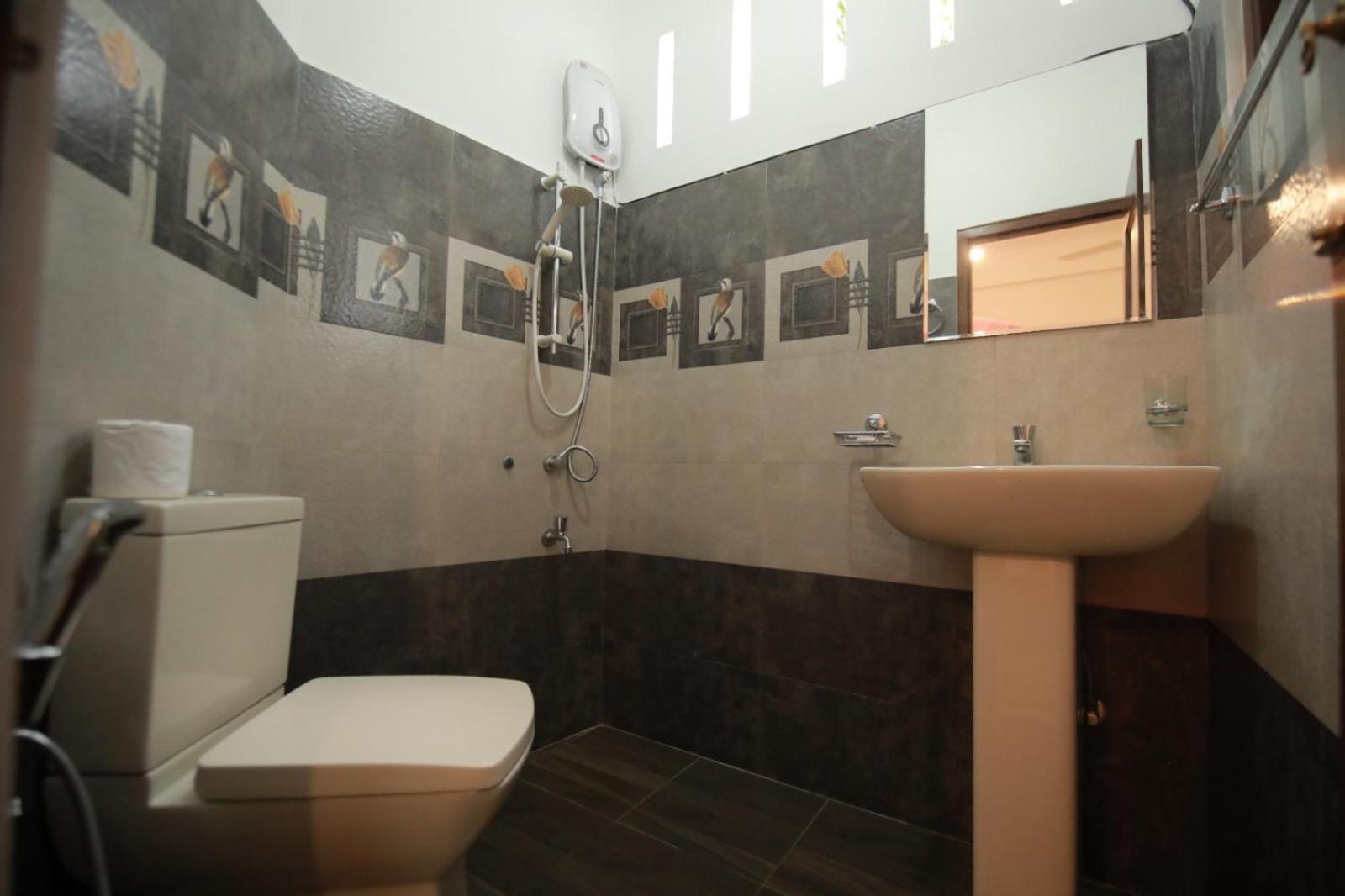 Renuka Inn Канді Екстер'єр фото